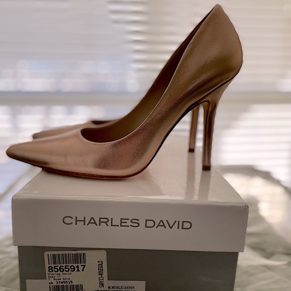 NIB Charles David Pointed-Toe Pump, Rose Gold